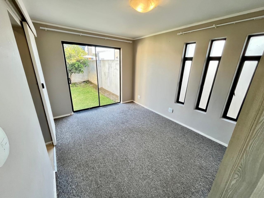 To Let 2 Bedroom Property for Rent in Nahoon Valley Park Eastern Cape